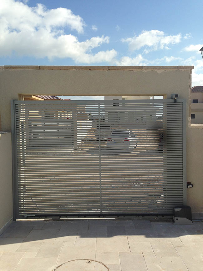 שער נגרר לרכב הייטק רווח 10 מ - צבע 150