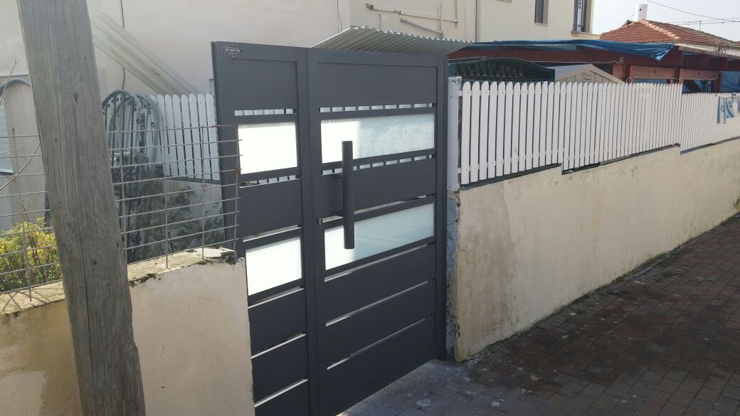 שער כניסה משולב זכוכית - צבע 1220