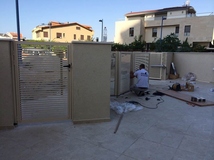 תהליך התקנת מערכת שערים הייטק